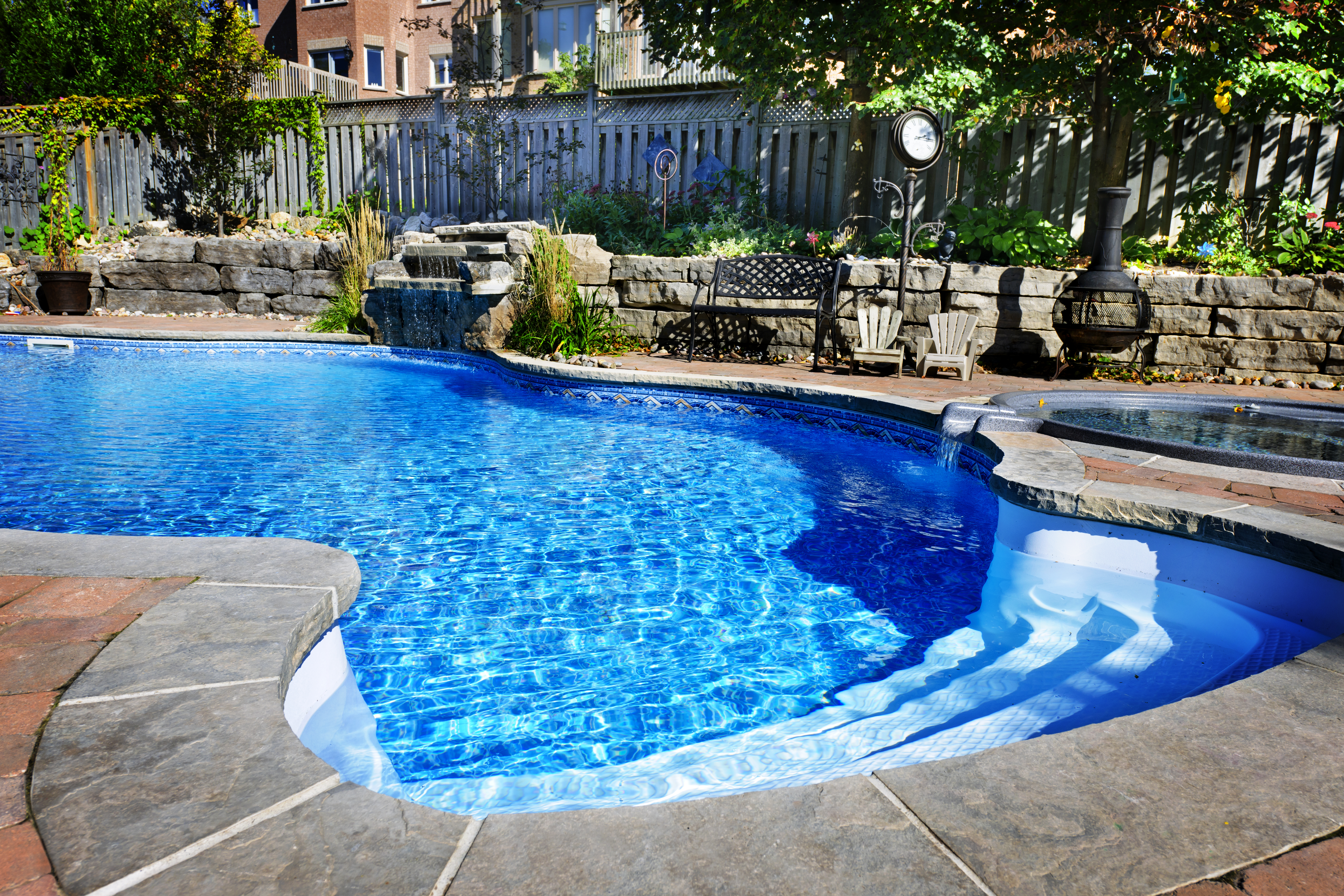 How To Know That You Need To Hire A Professional Pool Service