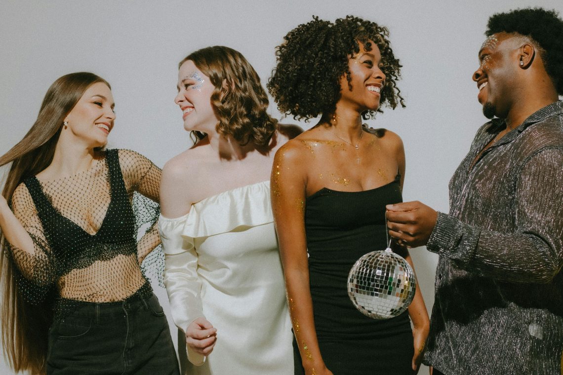how to be more socially confident