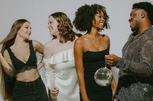 how to be more socially confident